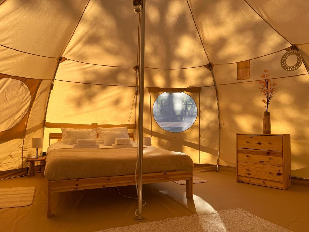 Flore'S Garden Glamping Bran  Exterior photo